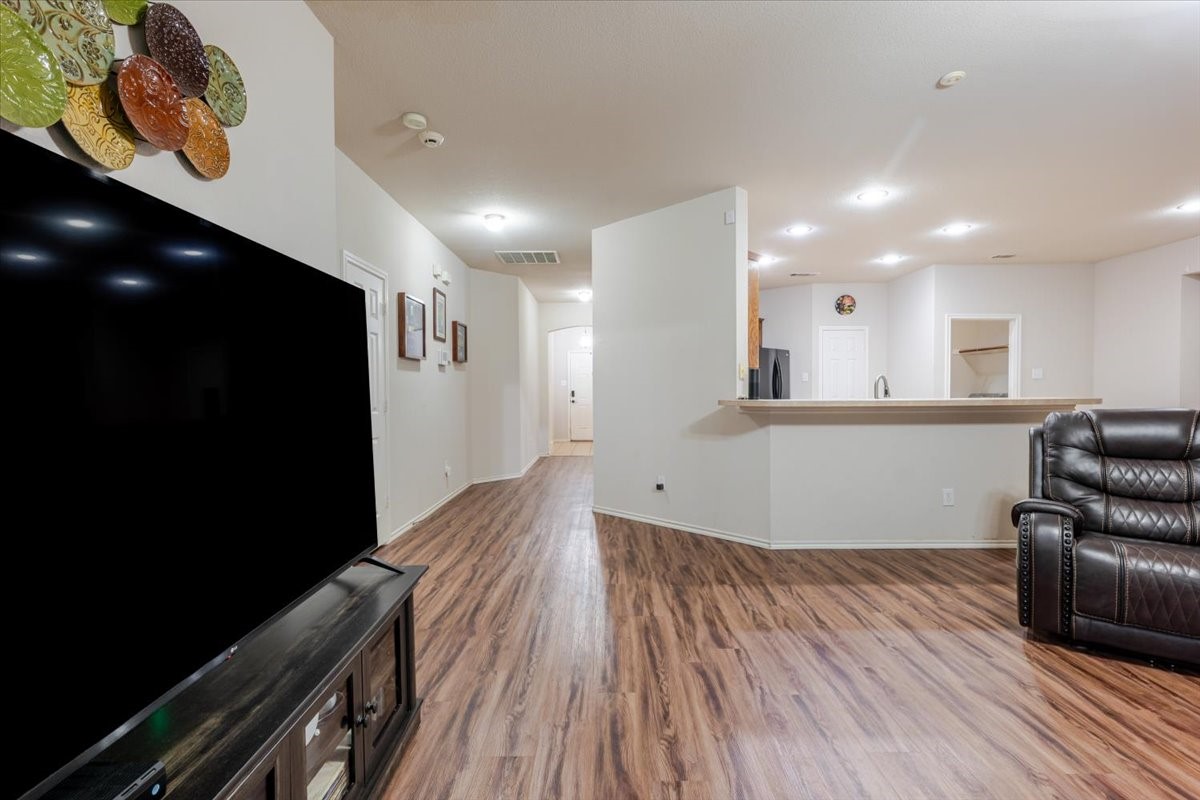 7234 Summit Parc Drive Dallas TX 75249