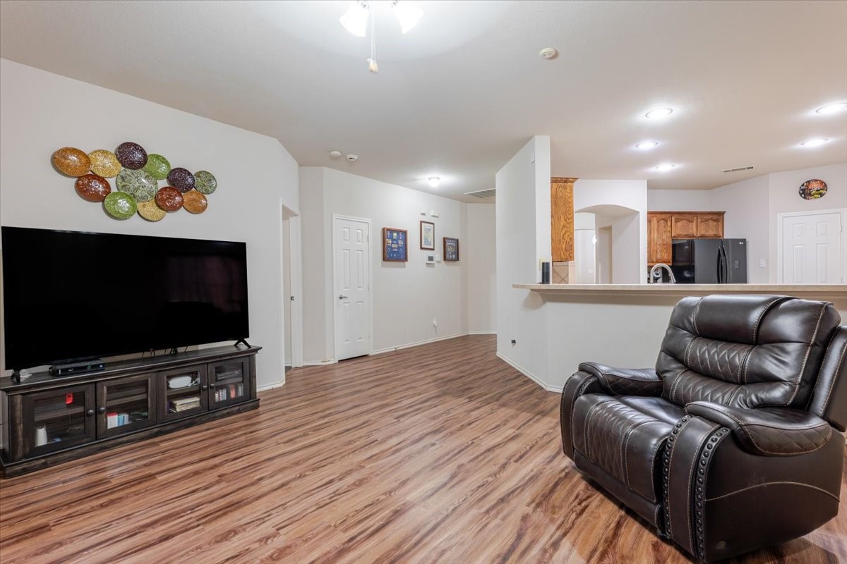 7234 Summit Parc Drive Dallas TX 75249
