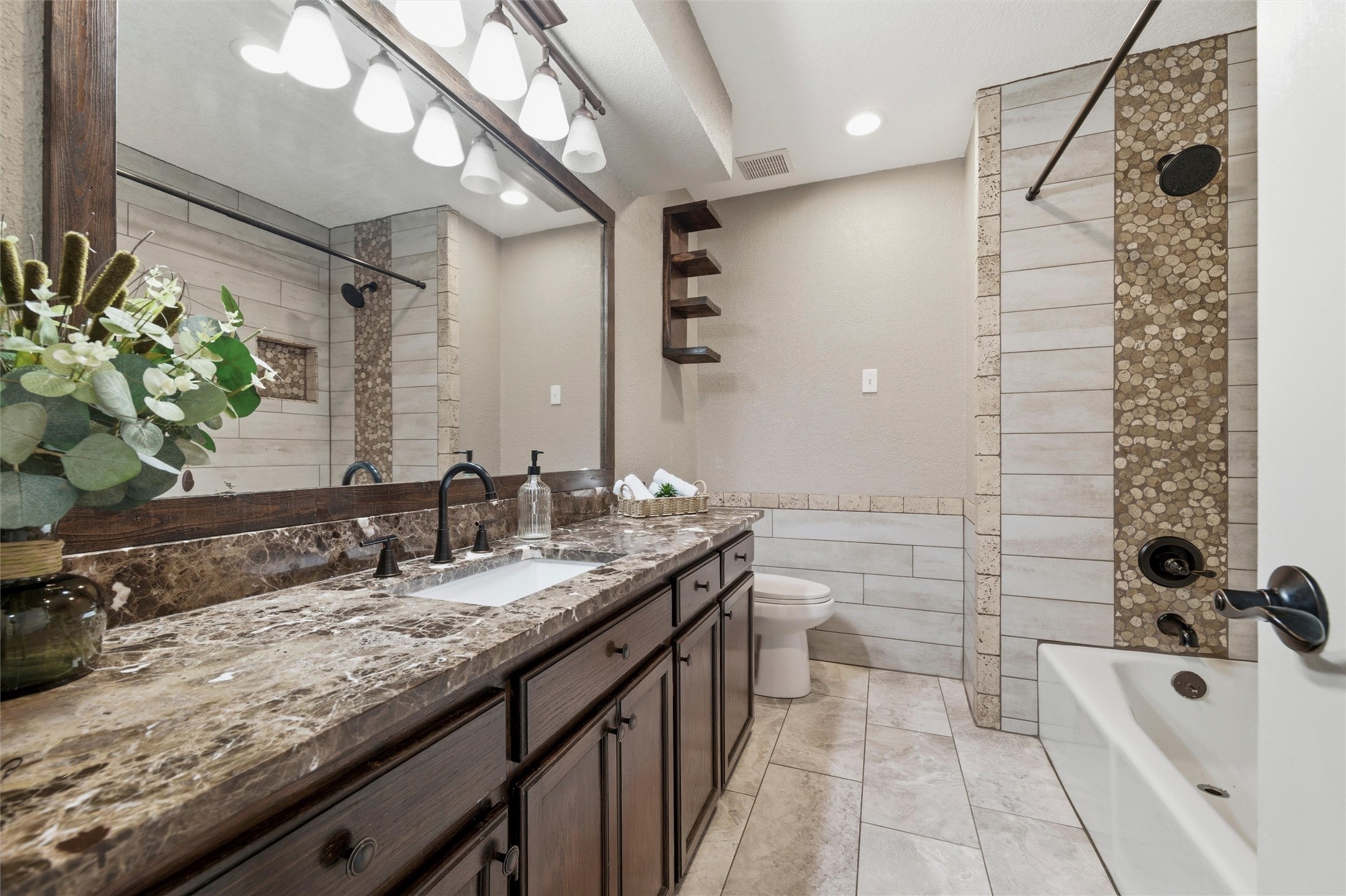 1417 Linwood Lane Edgecliff Village TX 76134