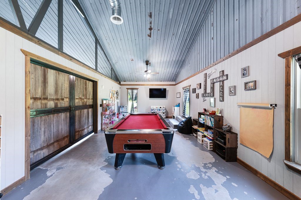 50 County Road 13200 Blossom TX 75416