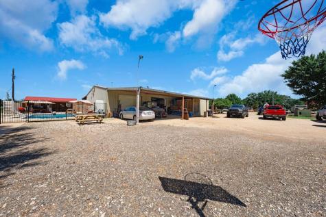 50 County Road 13200 Blossom TX 75416