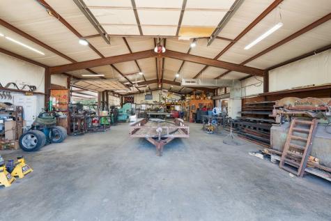 50 County Road 13200 Blossom TX 75416