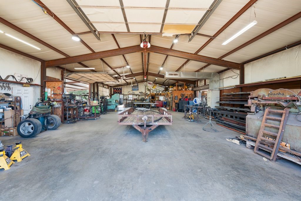 50 County Road 13200 Blossom TX 75416