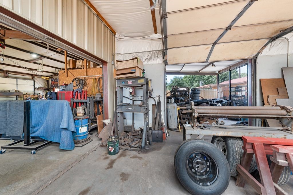 50 County Road 13200 Blossom TX 75416