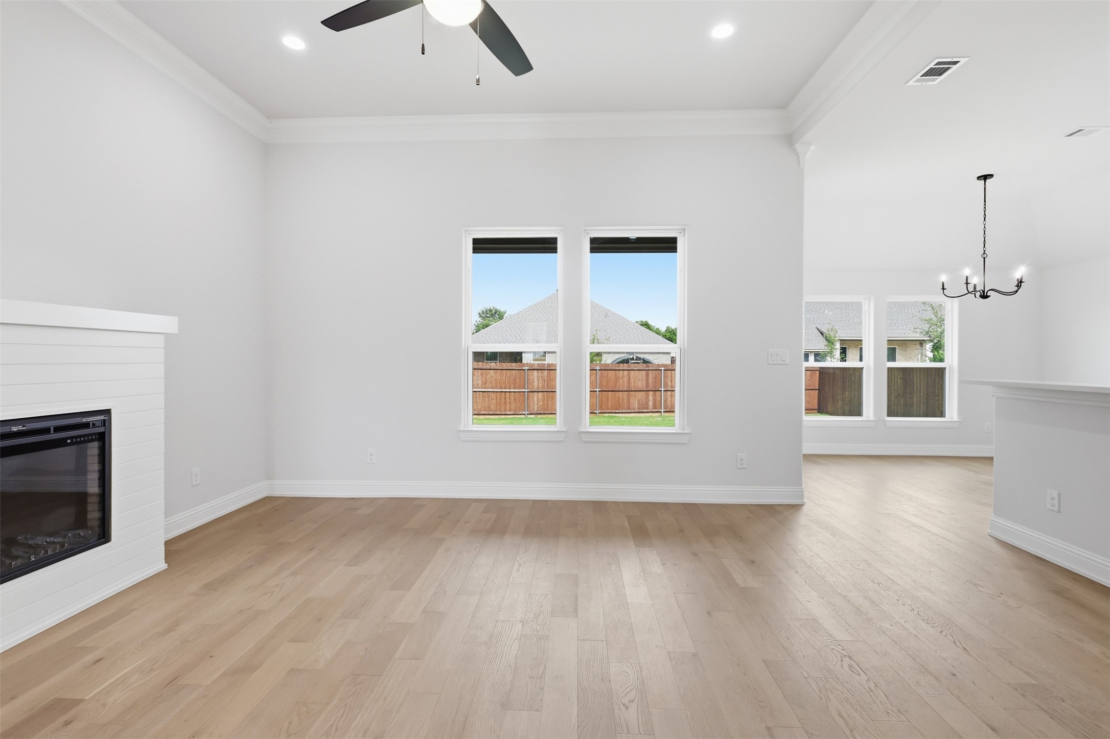 728 Raylan Street Springtown TX 76082