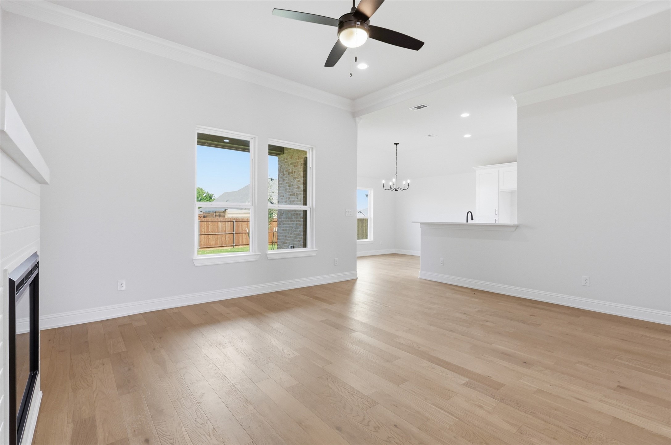 728 Raylan Street Springtown TX 76082