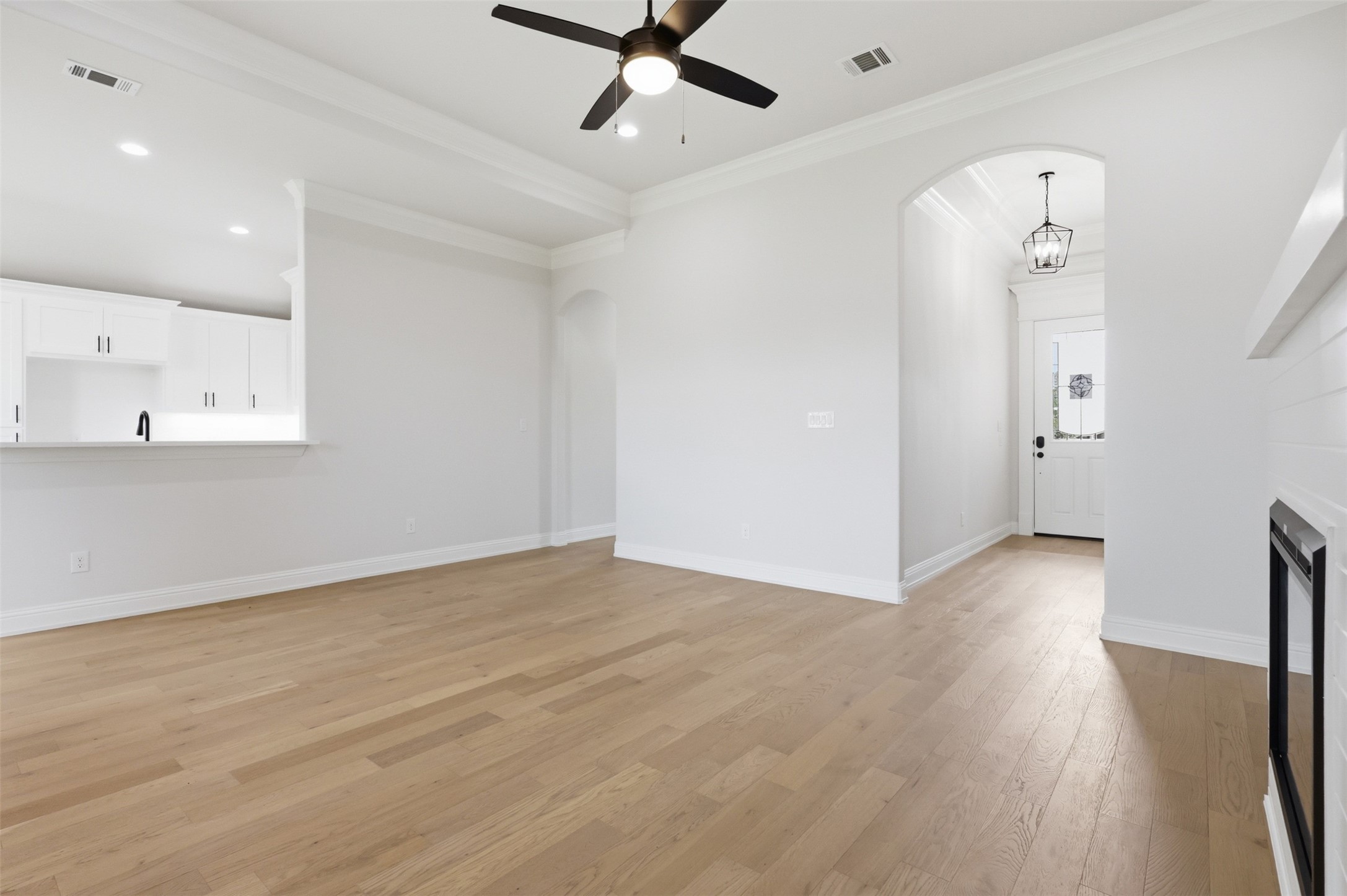 728 Raylan Street Springtown TX 76082