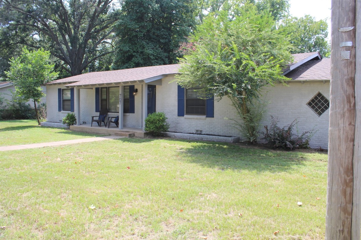 707 Wilcox Street Winnsboro TX 75494