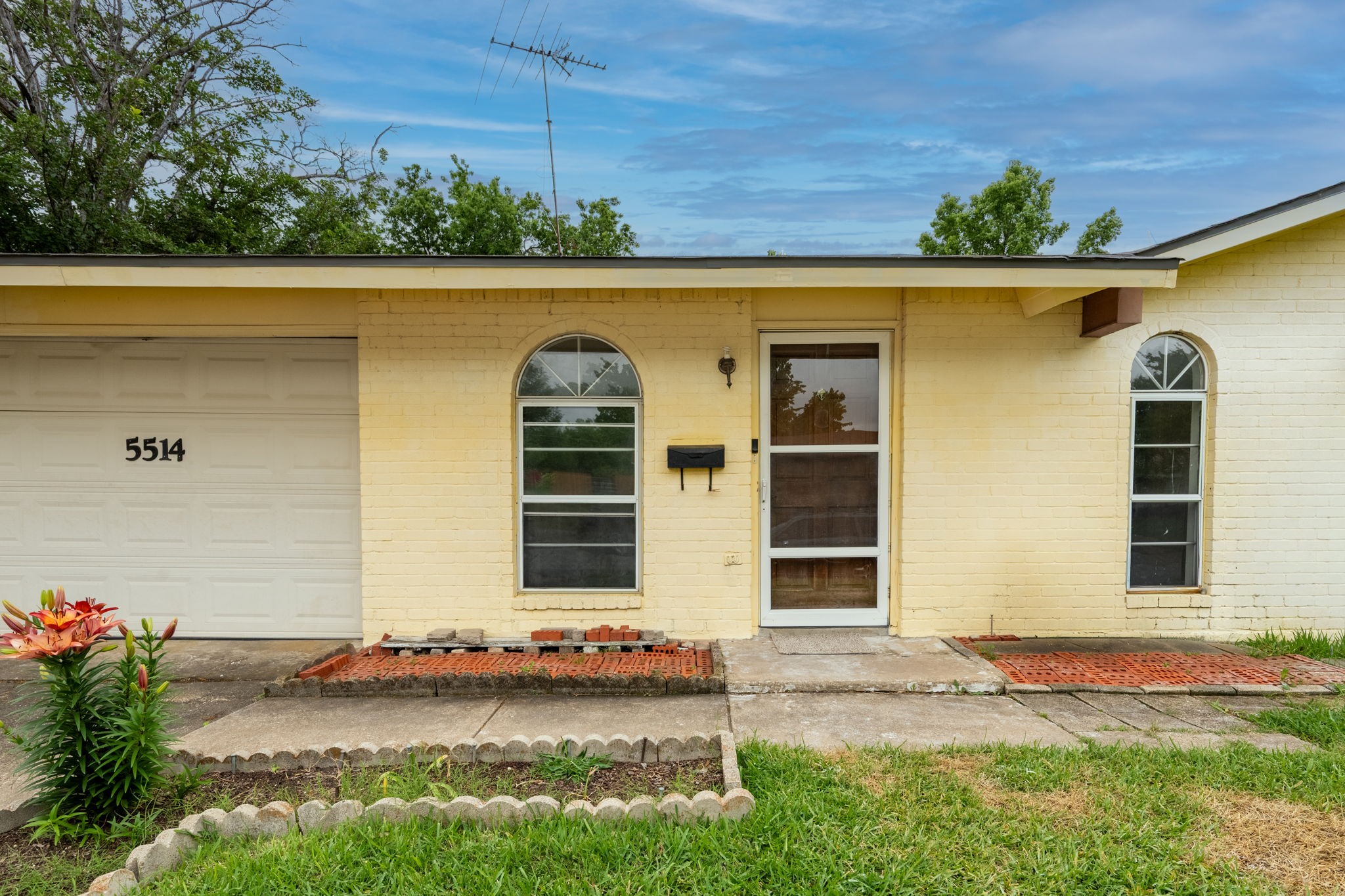 5514 Laredo Lane Garland TX 75043