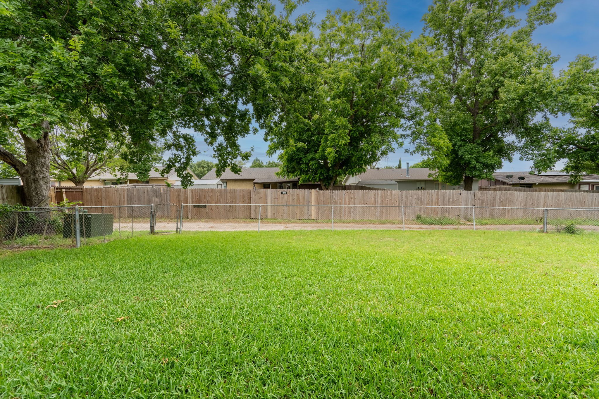 5514 Laredo Lane Garland TX 75043