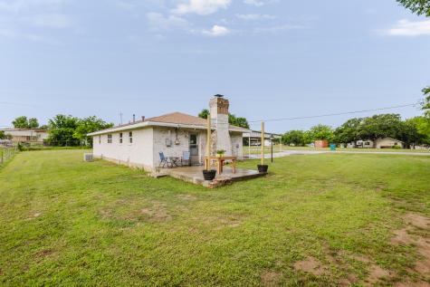902 Fannin Street Nocona TX 76255