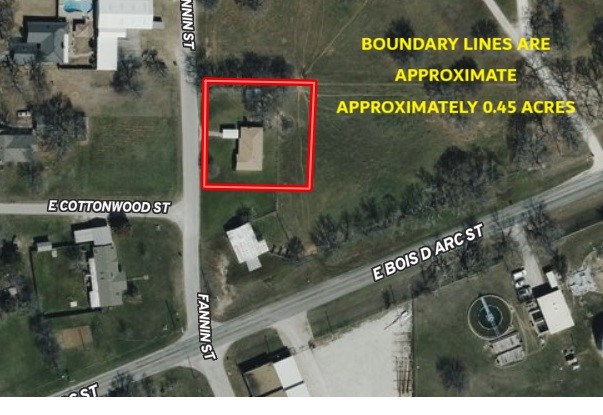 902 Fannin Street Nocona TX 76255