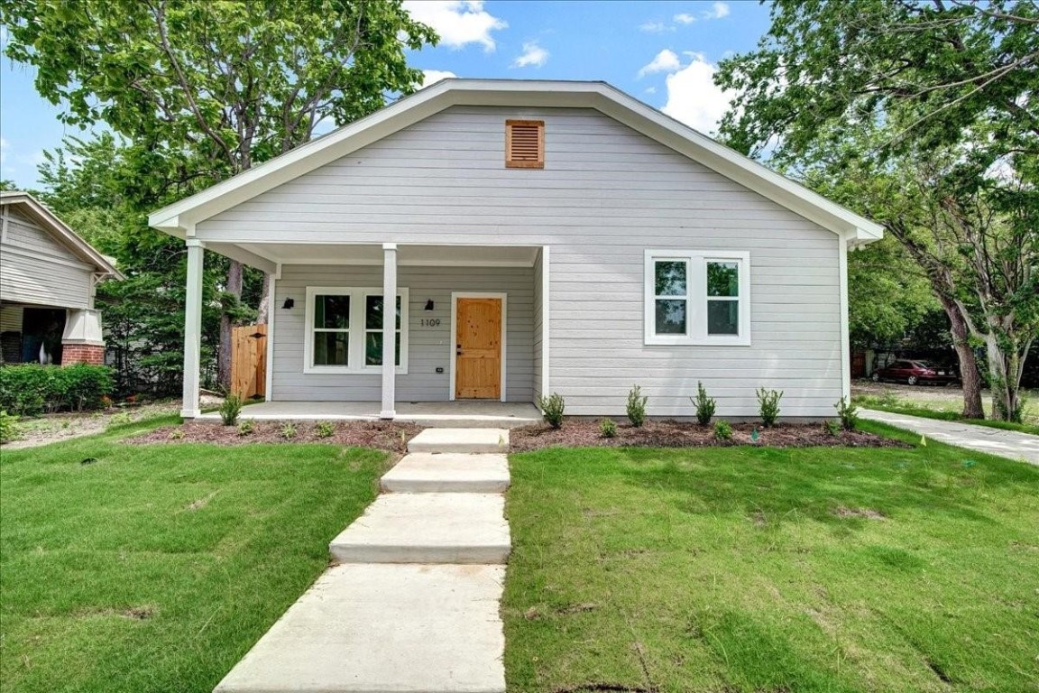 1109 E Humbolt Street Fort Worth TX 76104