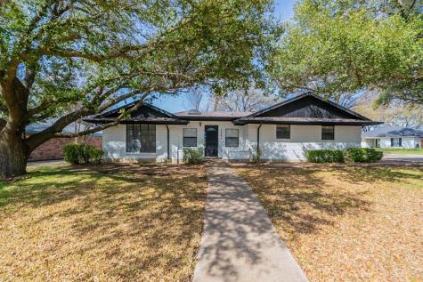 1525 Clover Hill Road Mansfield TX 76063