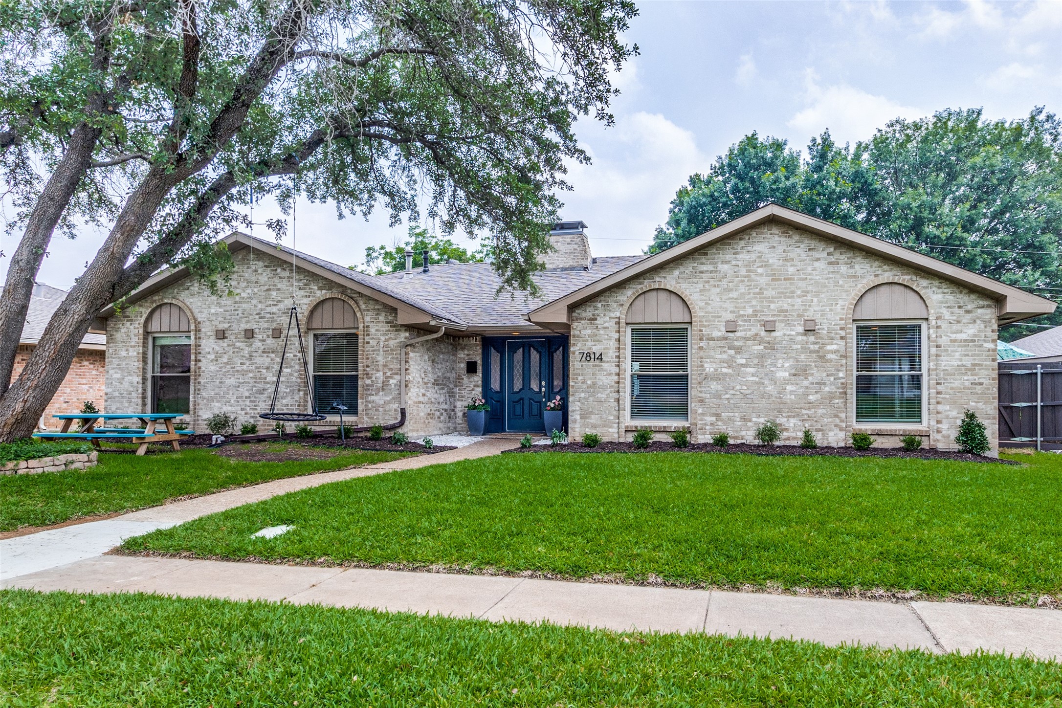 7814 La Cabeza Drive Dallas TX 75248