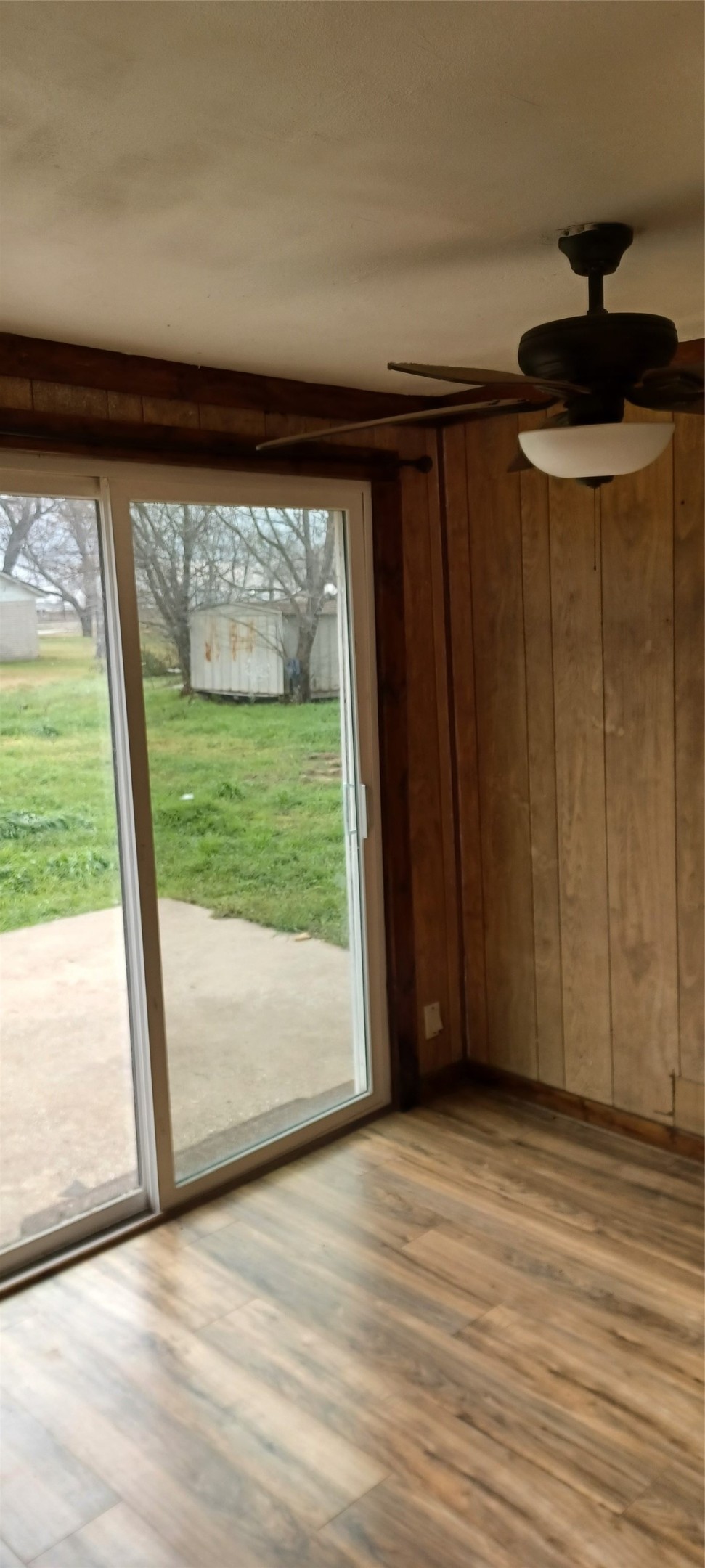1005 W 1st Street Hearne TX 77859