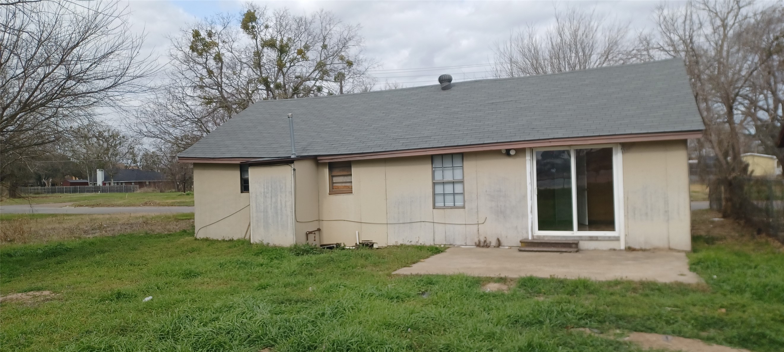 1005 W 1st Street Hearne TX 77859