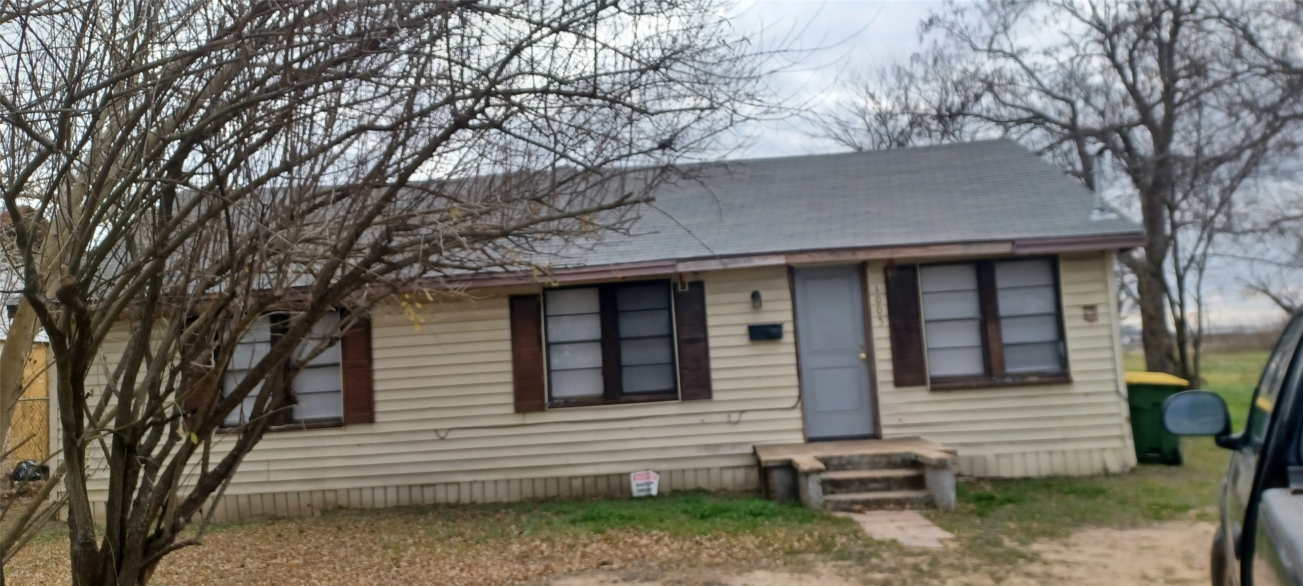 1005 W 1st Street Hearne TX 77859