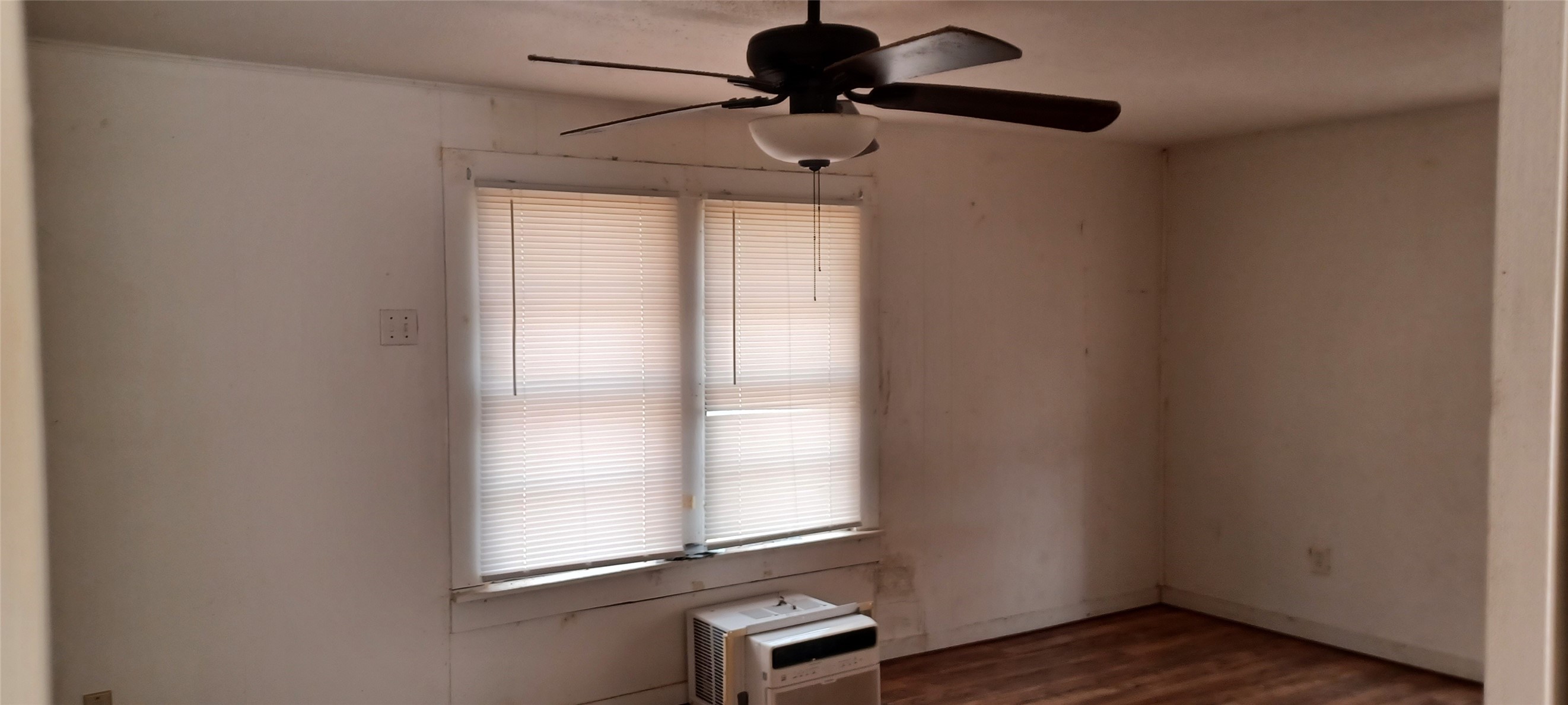 1005 W 1st Street Hearne TX 77859