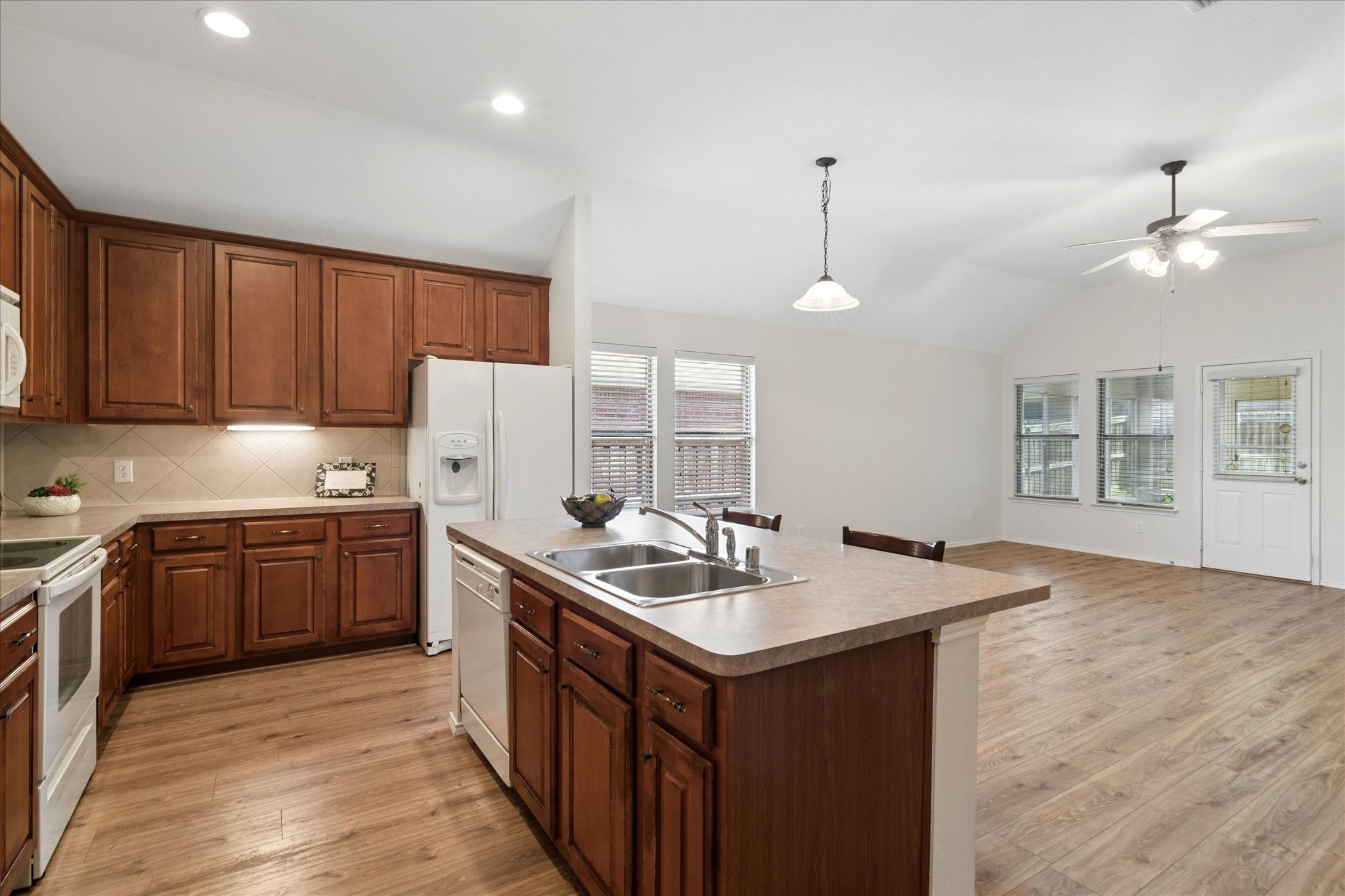609 Lake Point Drive Little Elm TX 75068