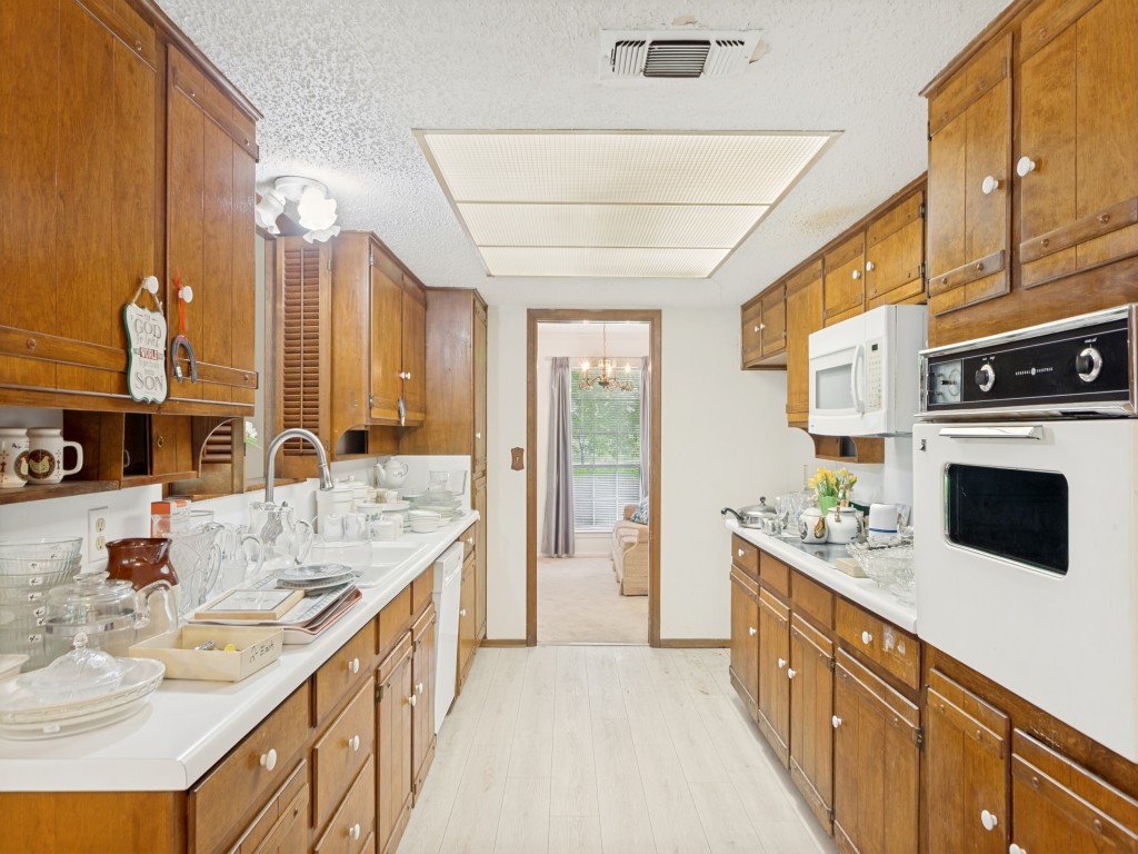 501 Stevens Drive Benbrook TX 76126