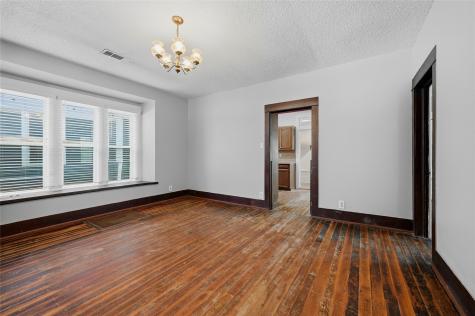 529 E Woodard Street Denison TX 75021