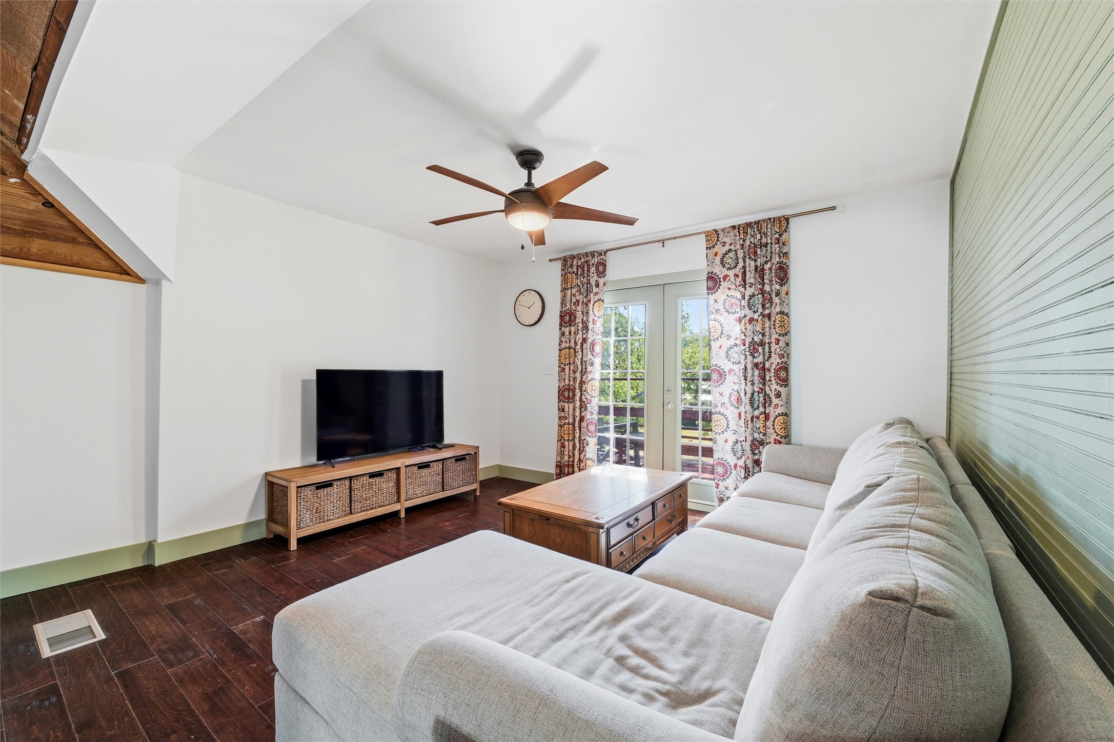 1116 W Jefferson Street Waxahachie TX 75165