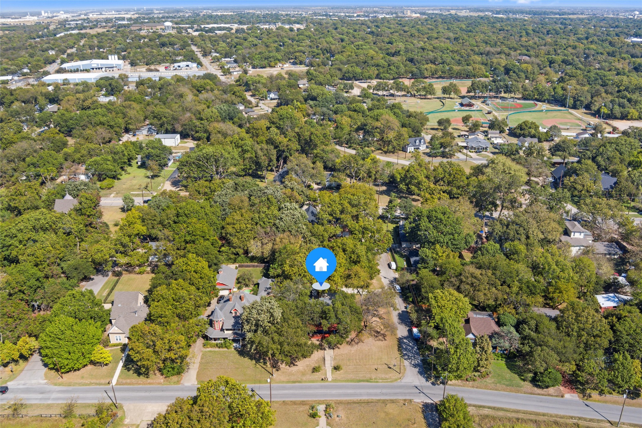 1116 W Jefferson Street Waxahachie TX 75165