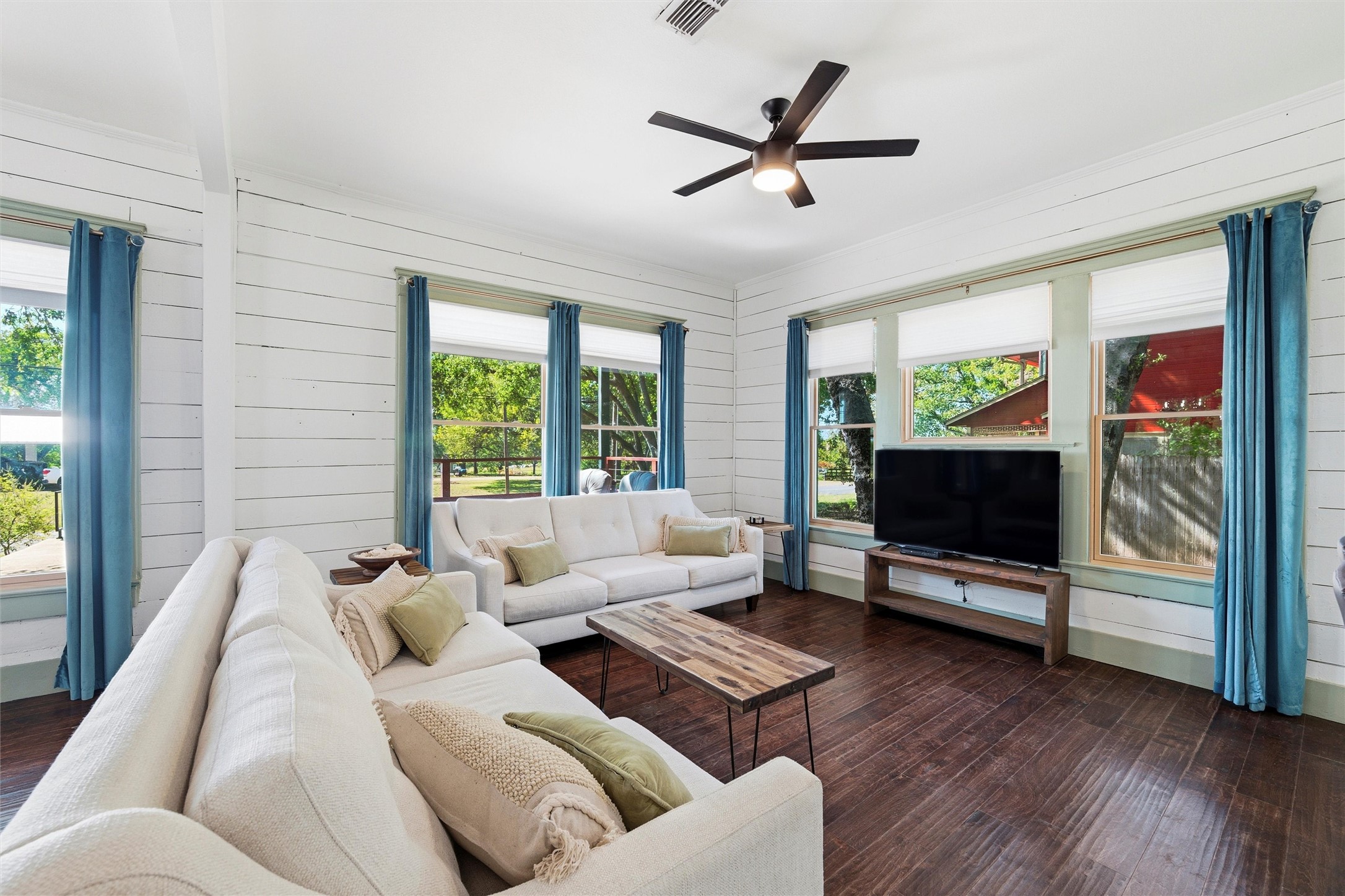 1116 W Jefferson Street Waxahachie TX 75165