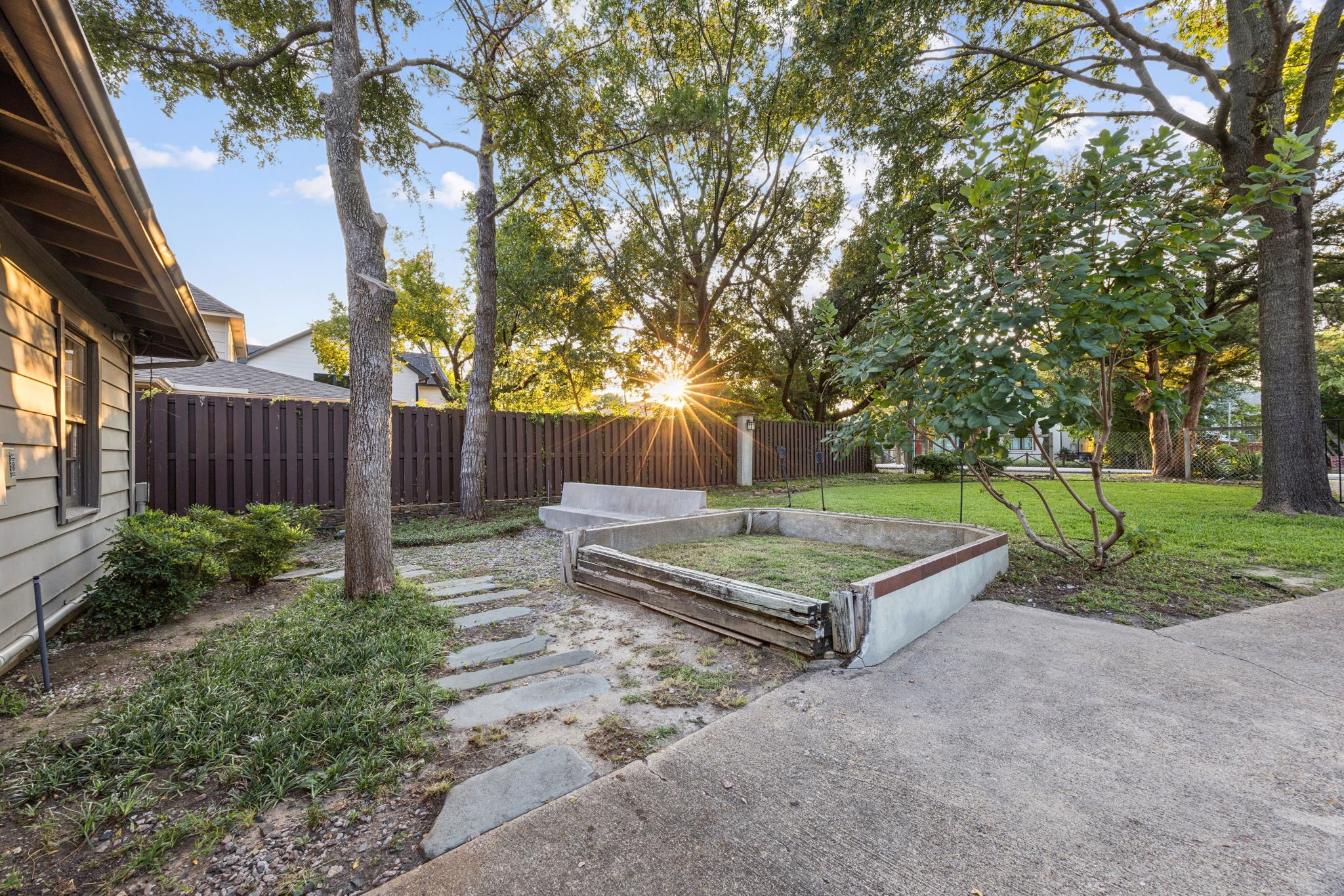 7937 Deer Trail Drive Dallas TX 75238