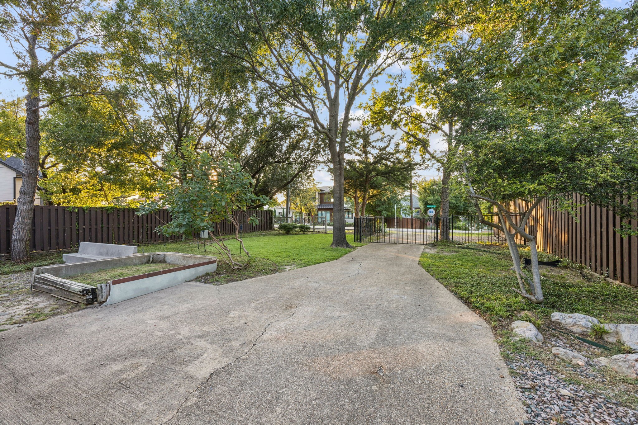 7937 Deer Trail Drive Dallas TX 75238