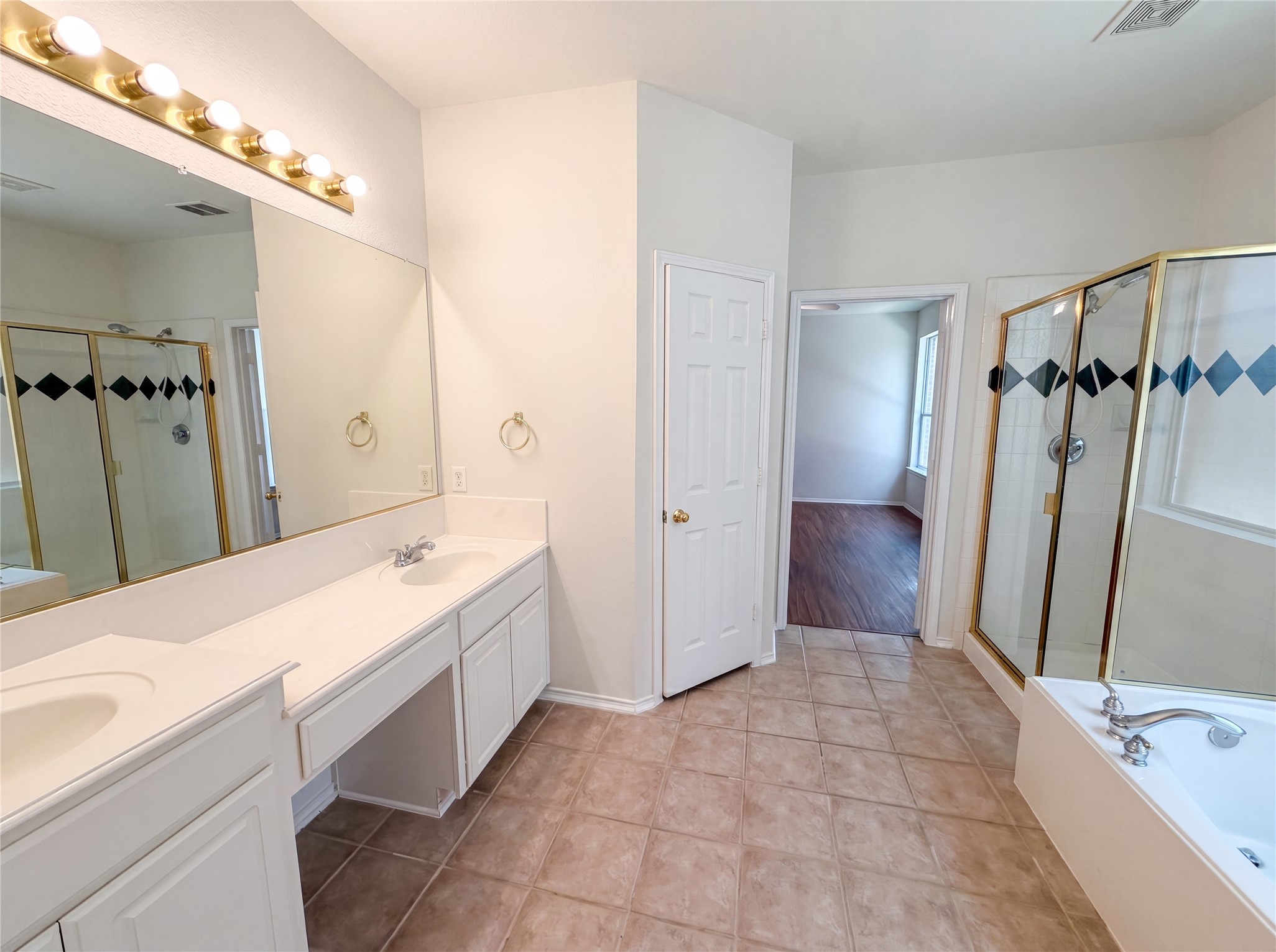 1202 Mccormick Street Garland TX 75040