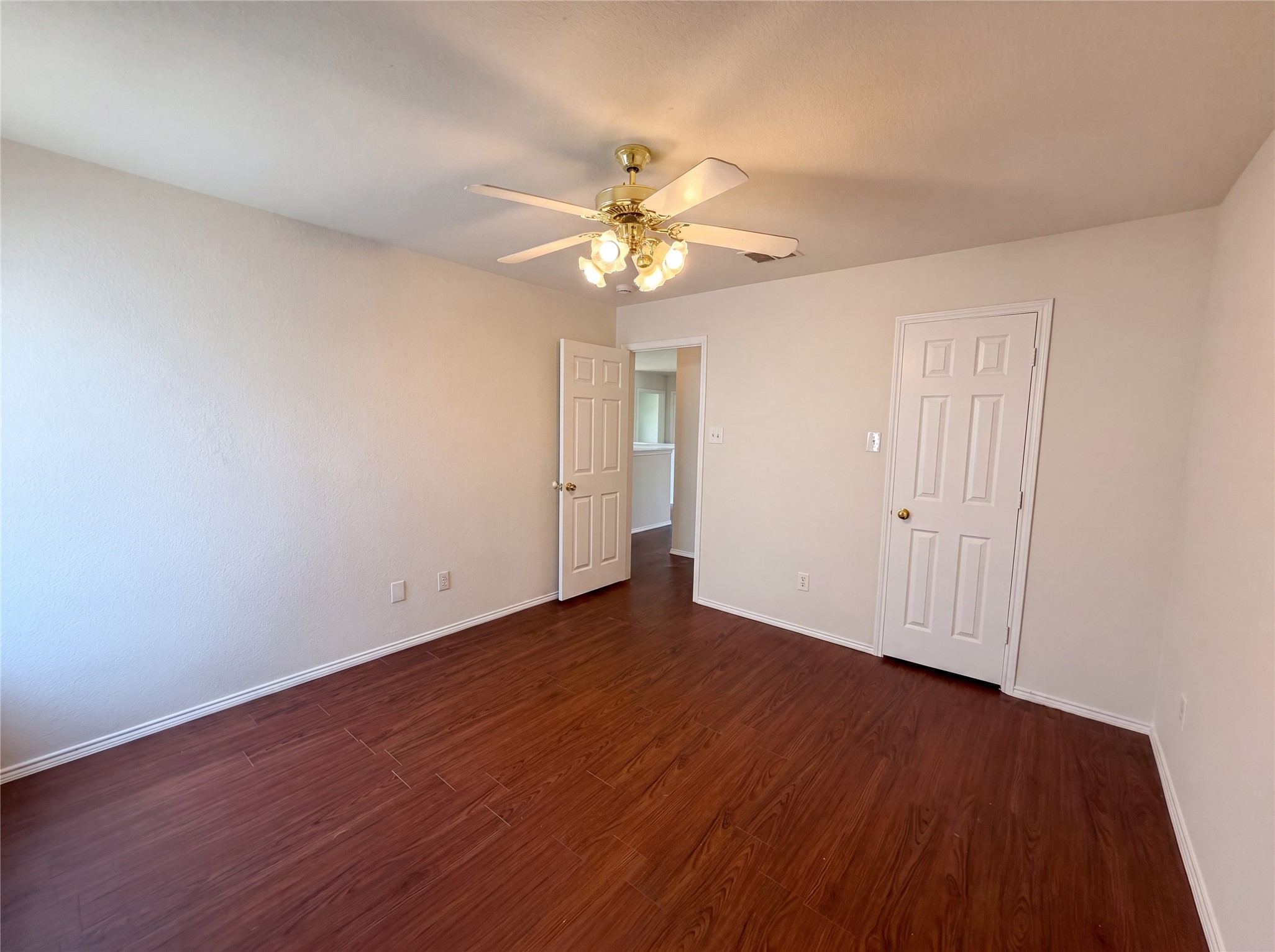 1202 Mccormick Street Garland TX 75040