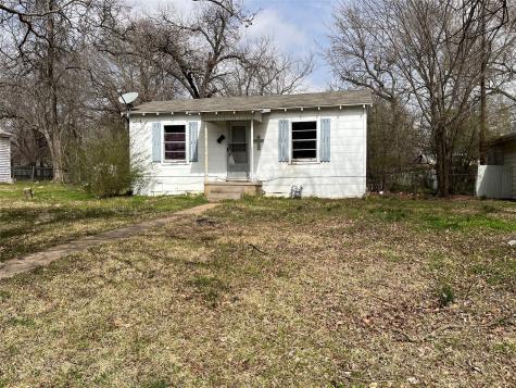2105 E Price Street Paris TX 75460