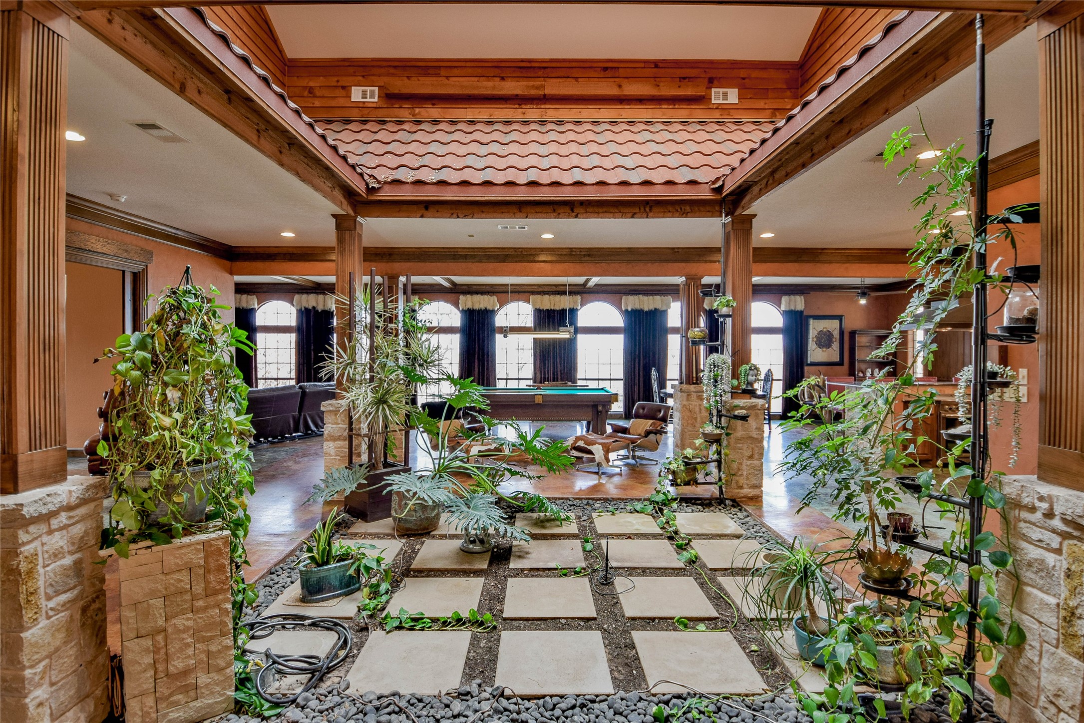 1501 S Chisholm Trail Granbury TX 76048