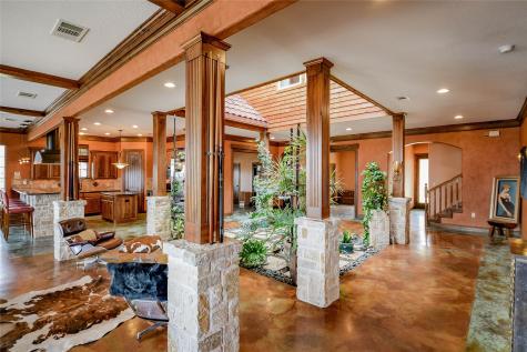 1501 S Chisholm Trail Granbury TX 76048