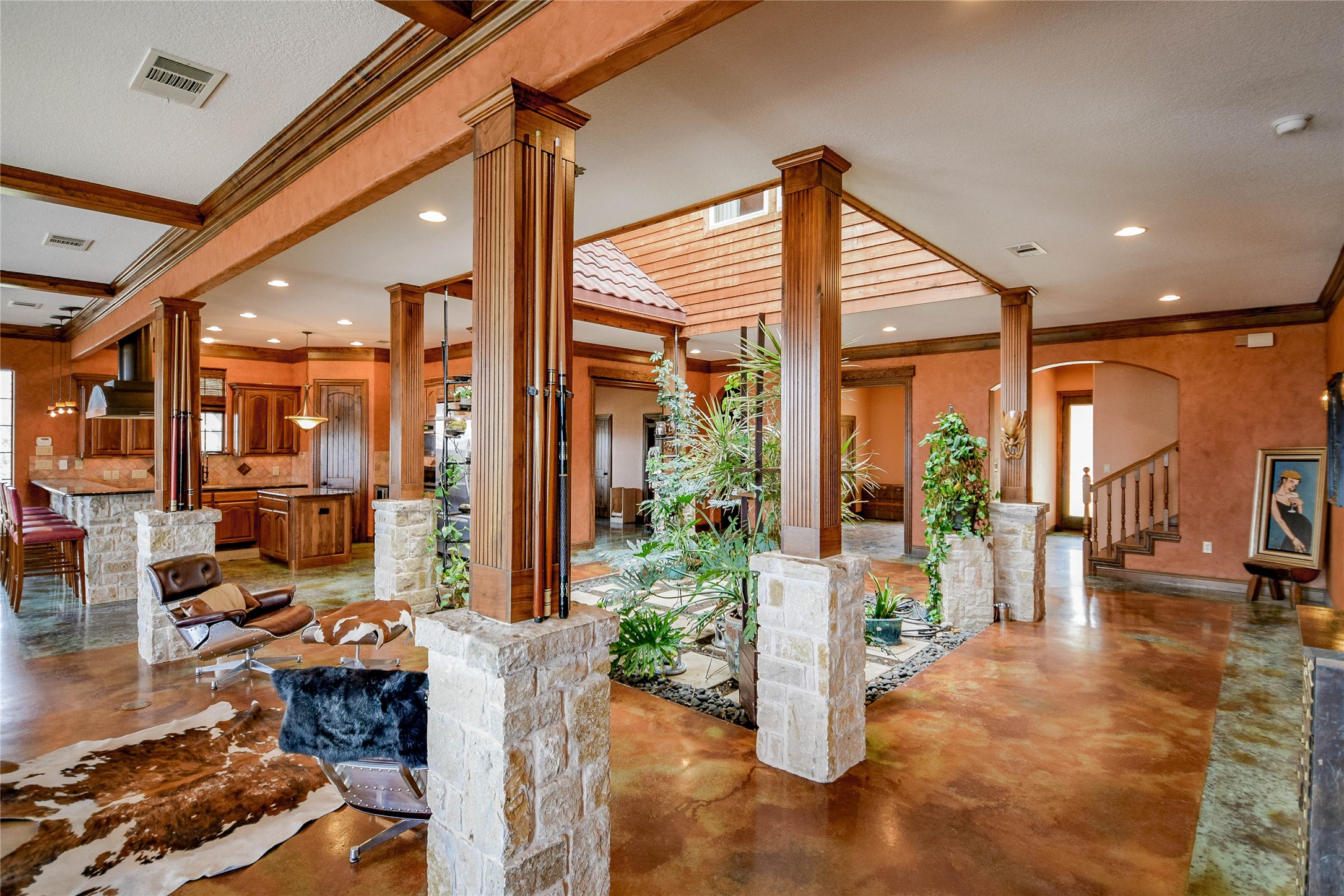 1501 S Chisholm Trail Granbury TX 76048