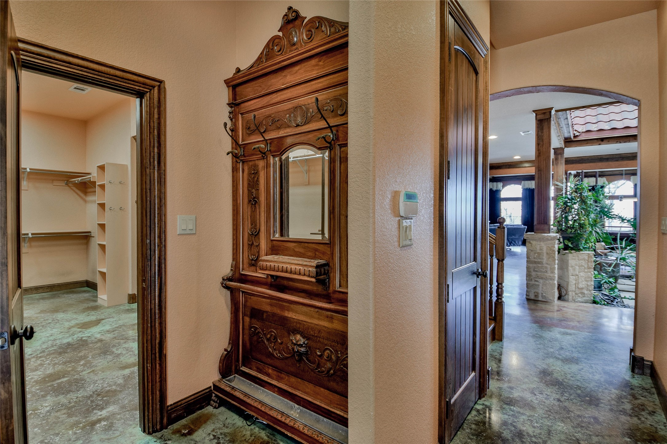 1501 S Chisholm Trail Granbury TX 76048