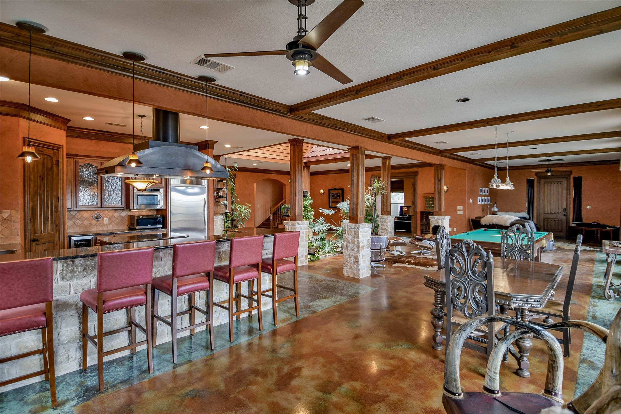 1501 S Chisholm Trail Granbury TX 76048