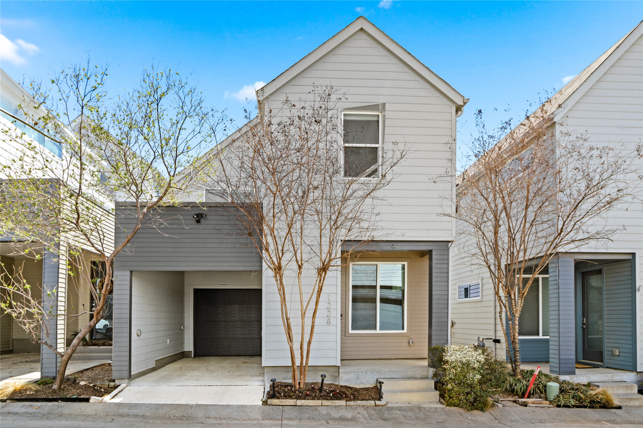 1228 Clifftop Lane Dallas TX 75208