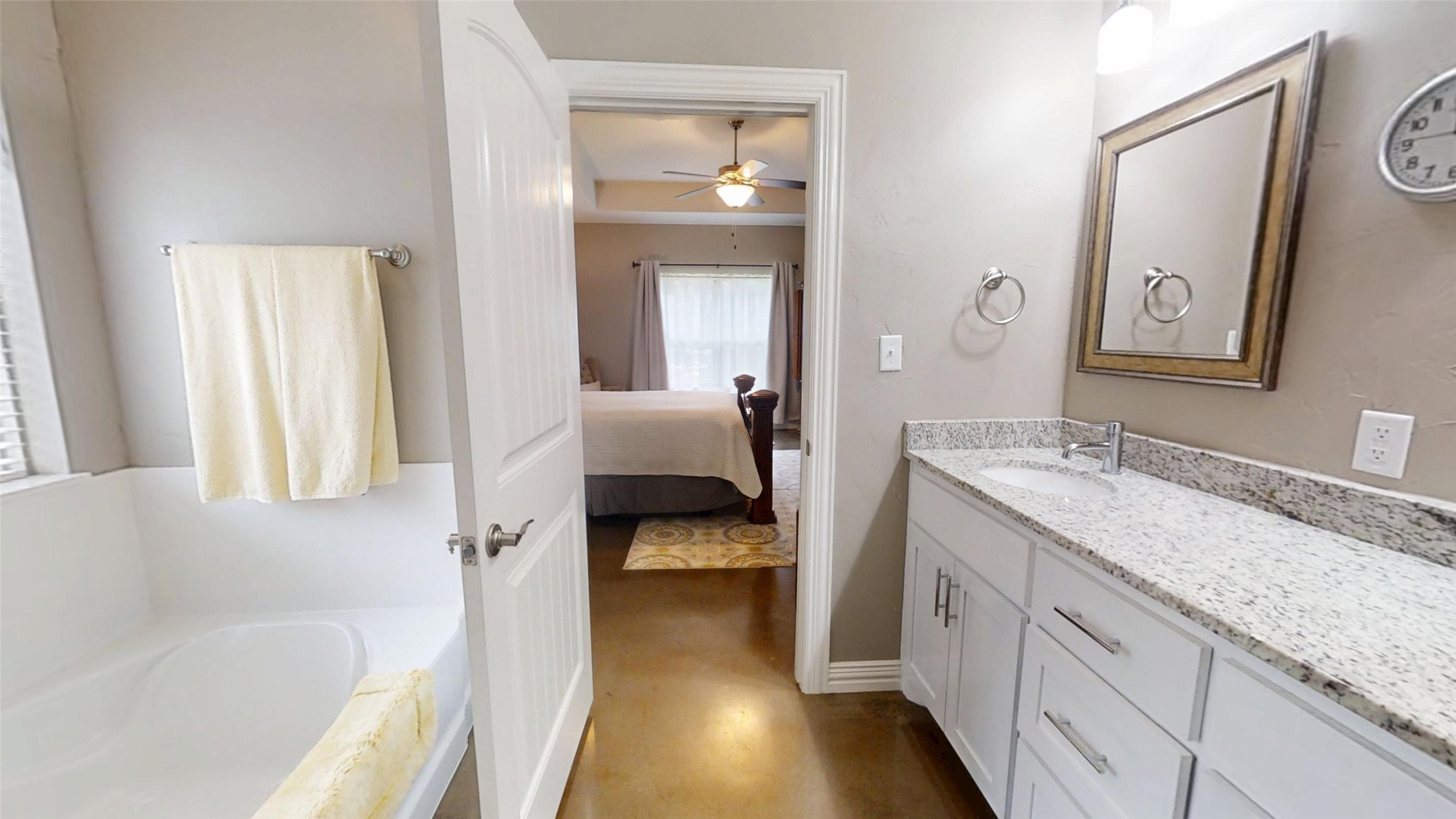 3904 Laramie Trail Granbury TX 76048