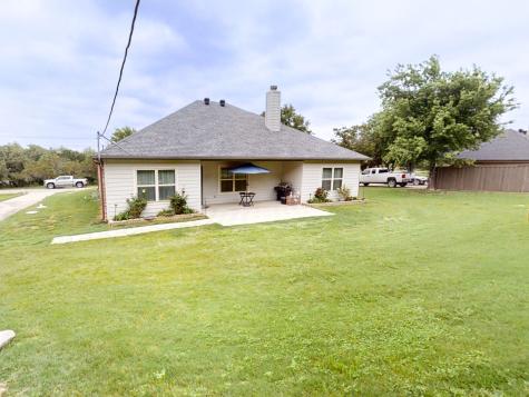 3904 Laramie Trail Granbury TX 76048