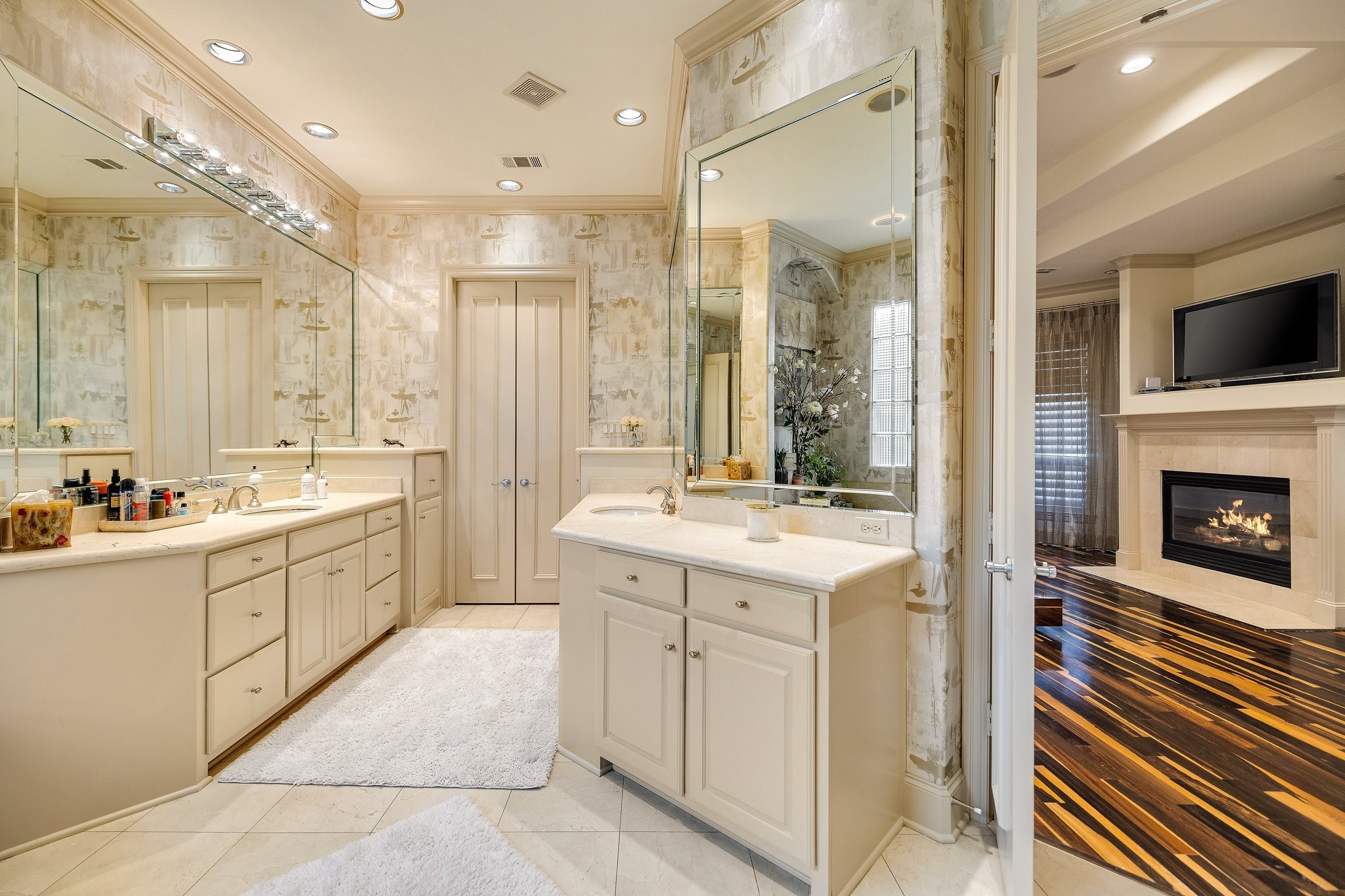 18729 Wainsborough Lane Dallas TX 75287