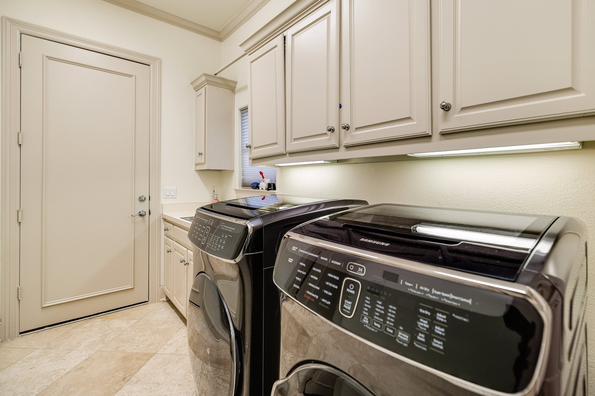 18729 Wainsborough Lane Dallas TX 75287