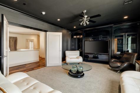 18729 Wainsborough Lane Dallas TX 75287