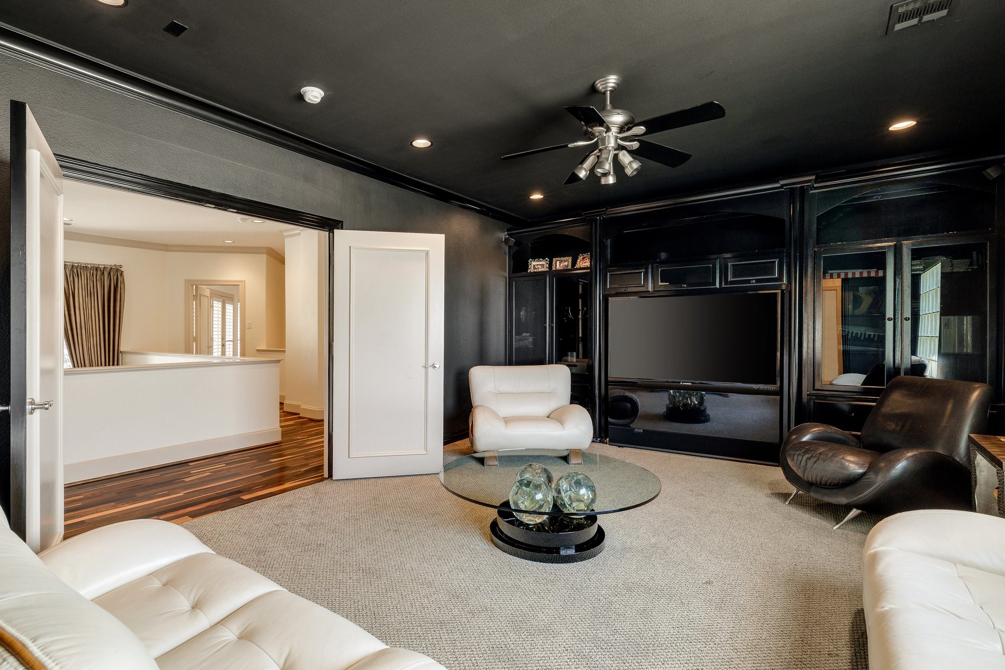 18729 Wainsborough Lane Dallas TX 75287