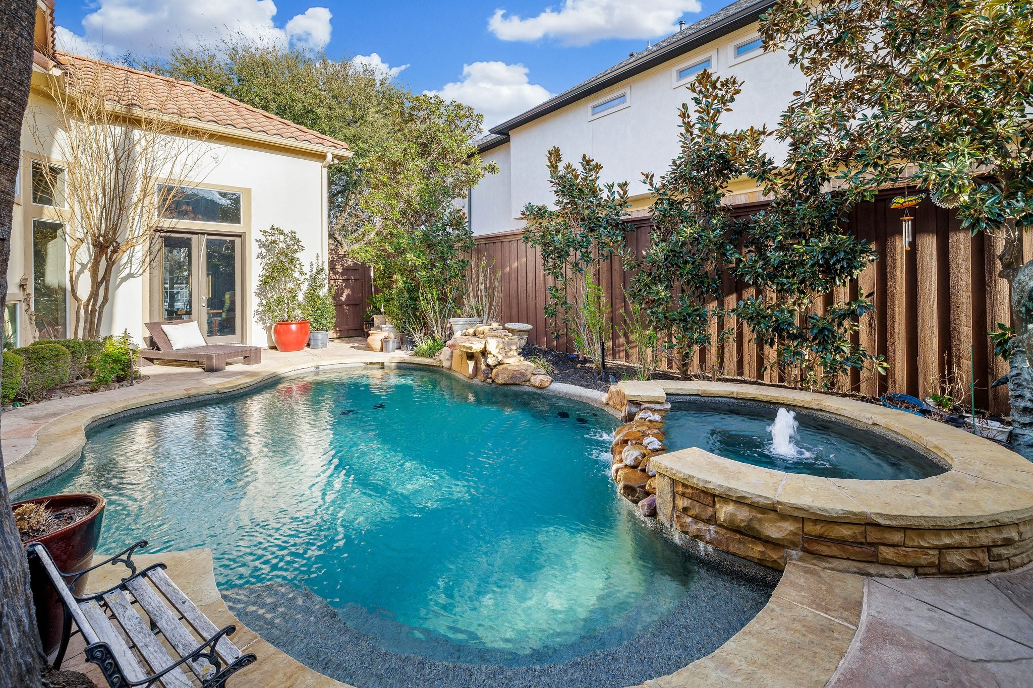 18729 Wainsborough Lane Dallas TX 75287