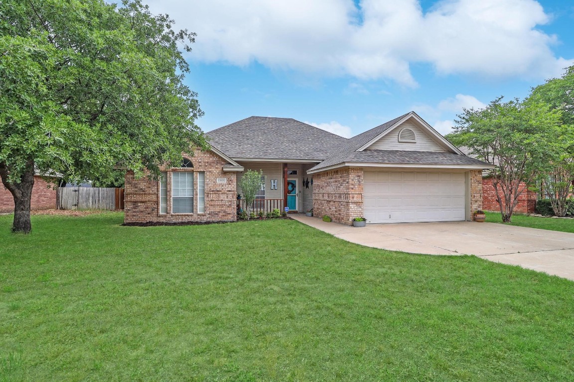 1809 Laura Street Weatherford TX 76086