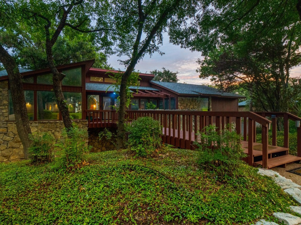 505 Oak Hollow Lane Fort Worth TX 76112