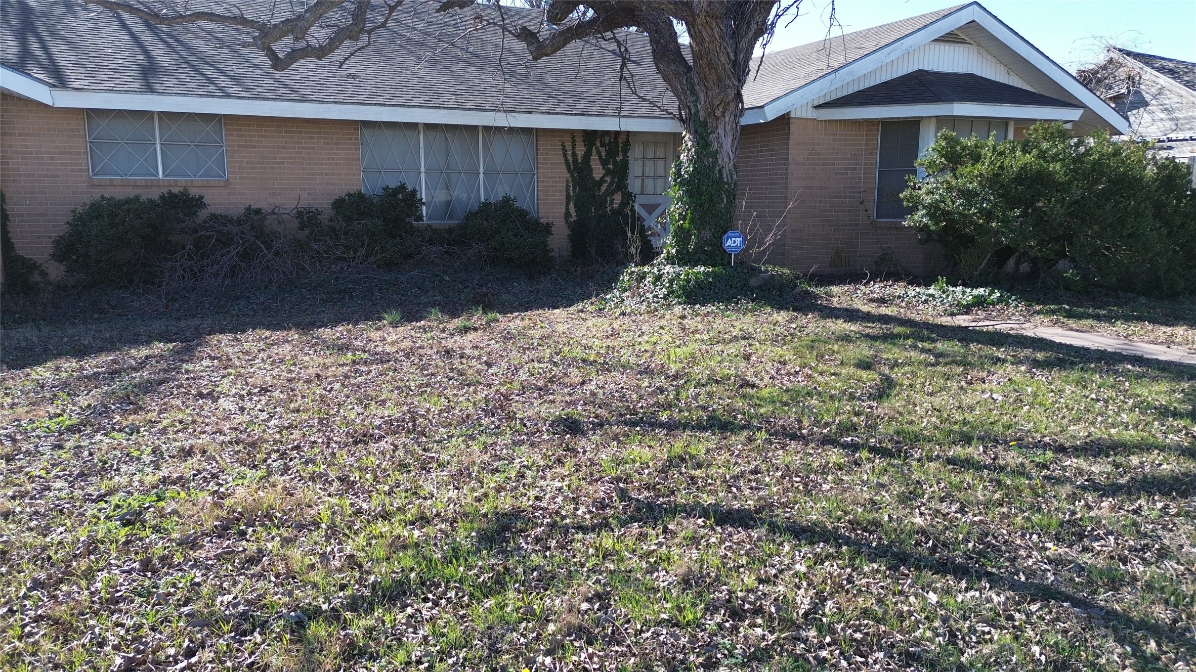 1306 E Central Comanche TX 76442